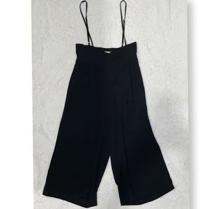 Style Rack Black High-Waisted Wide legged Trousers with Adjustable Suspenders